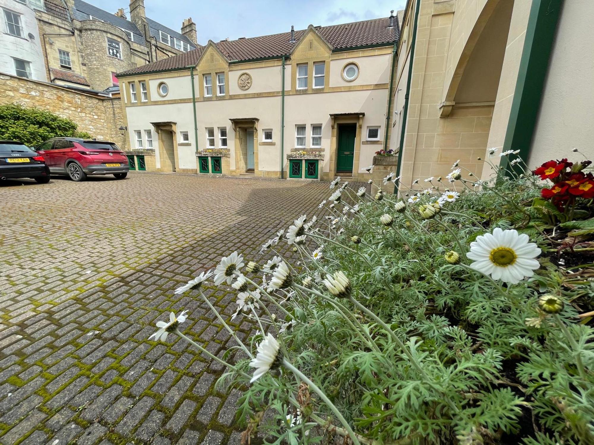 Circus Mews Townhouse:2 Beds:2 En-Suite Baths:Parking:City Centre:Quiet Area Dış mekan fotoğraf